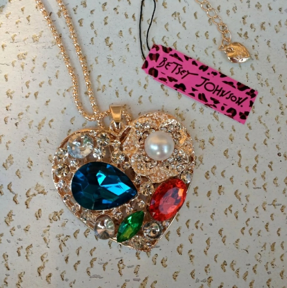 Betsey Johnson Heart Necklace NWT